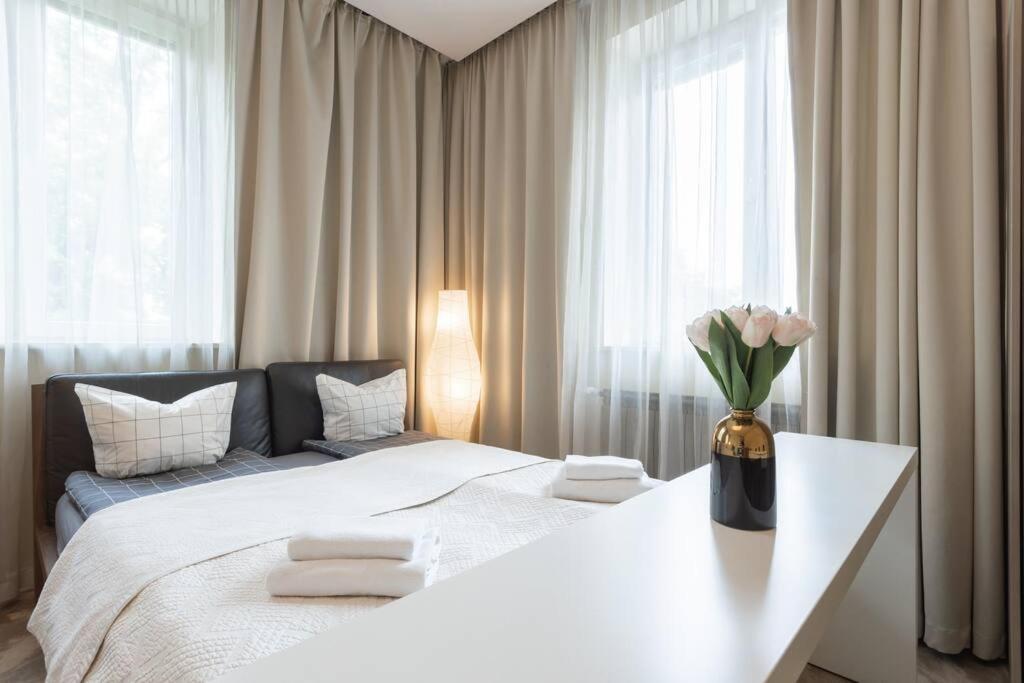 Close-Urban Chic - City Center - Studio Apartment - Plac Konstytucji Varsavia Esterno foto